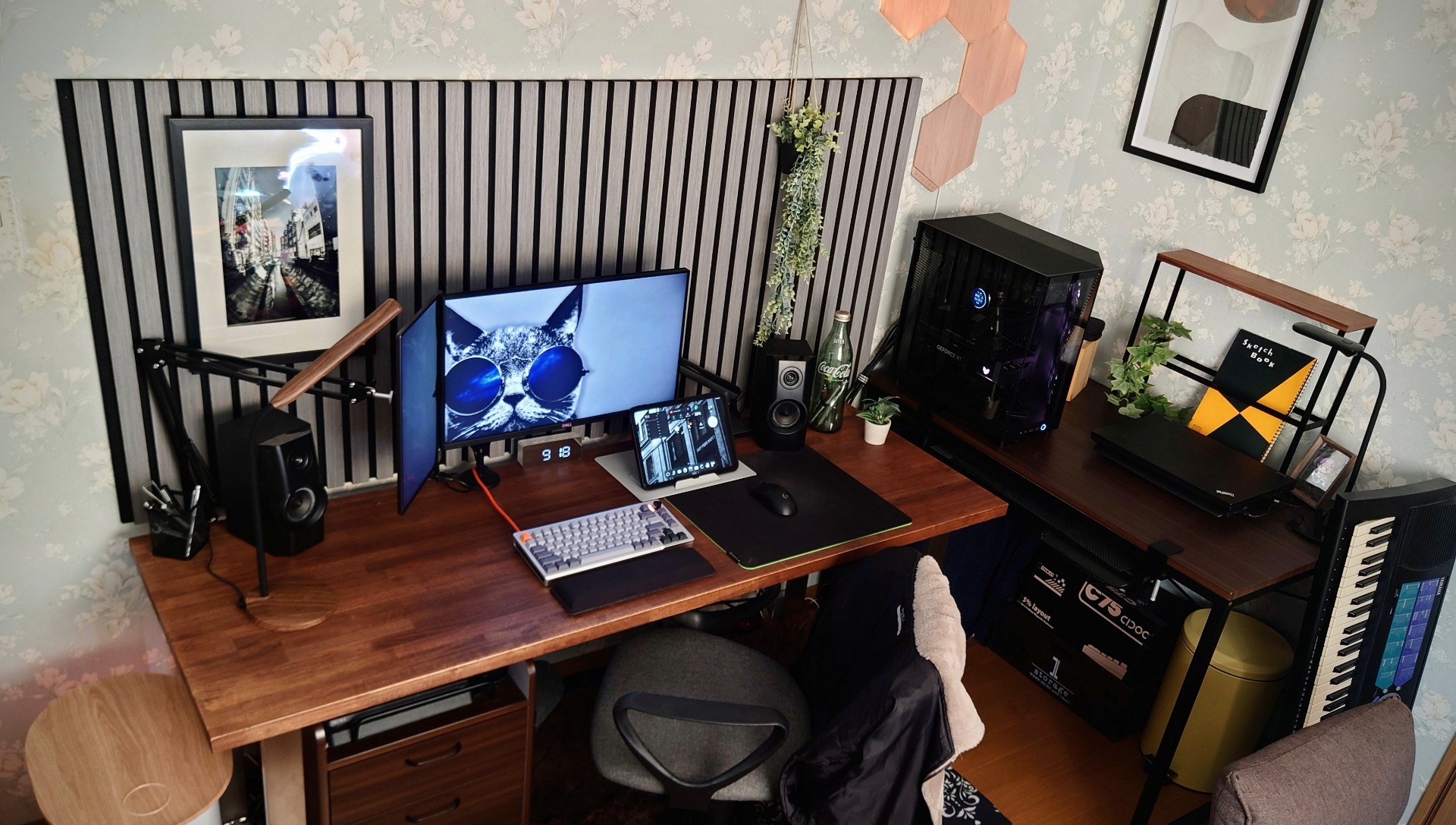 cozy deskroom