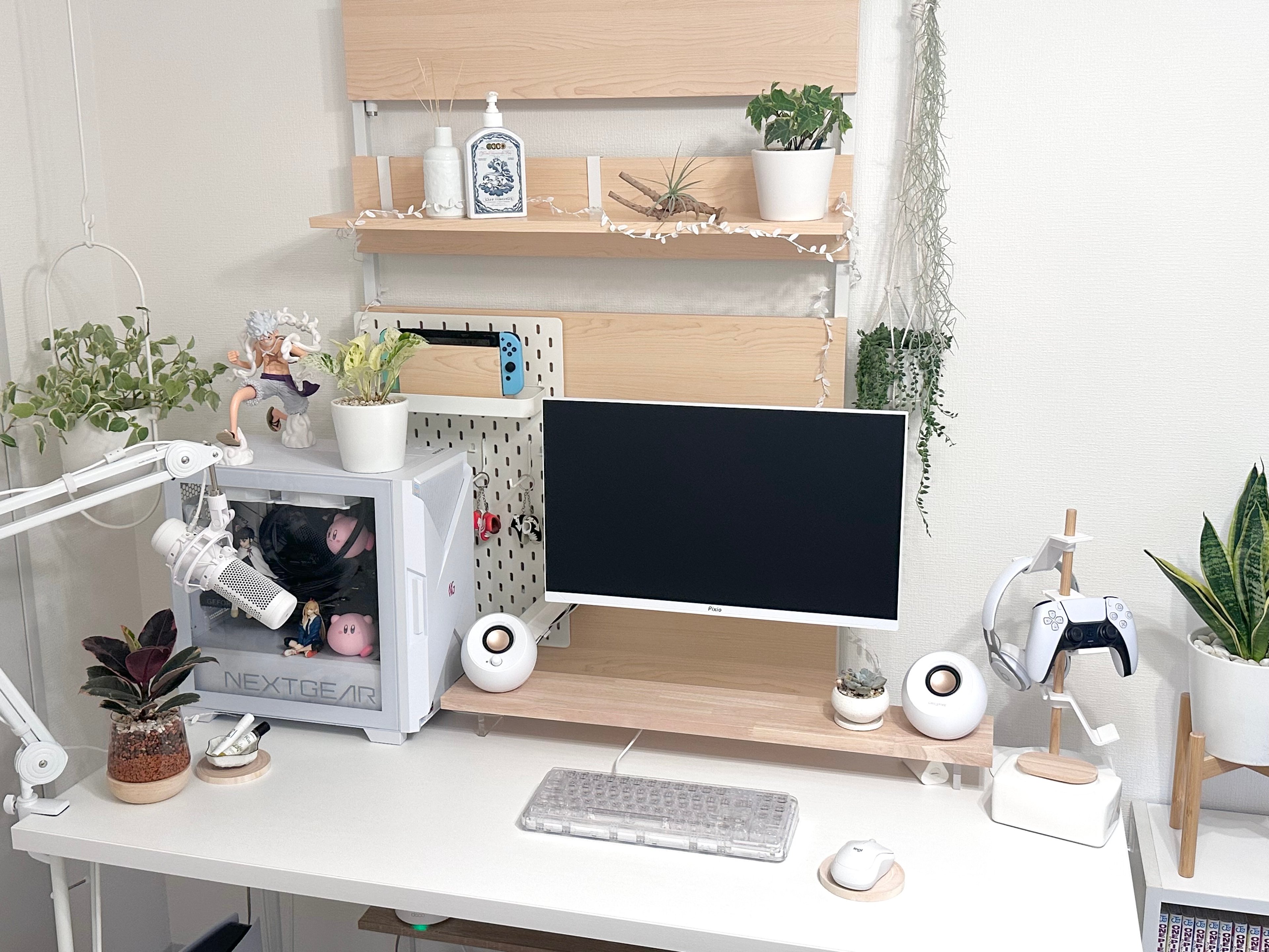 natural × white desk 🪴☁️