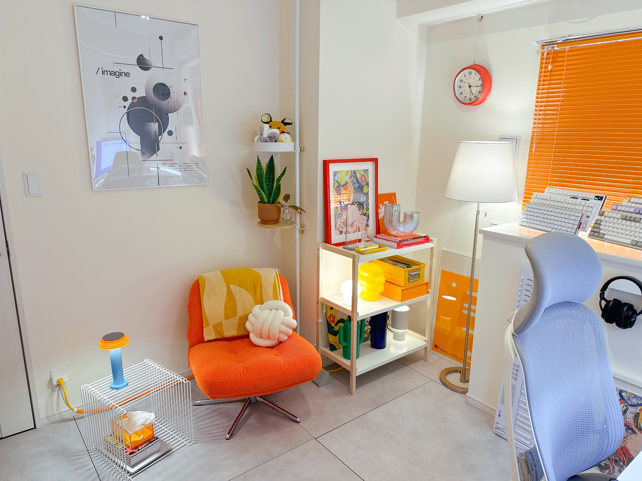 White × Orange Desk 🤍🧡